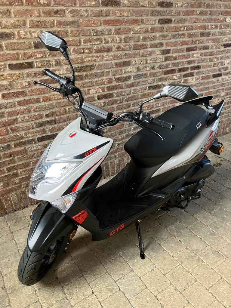 GTS Enzo 50cc (klasse B), Ophalen, Zo goed als nieuw