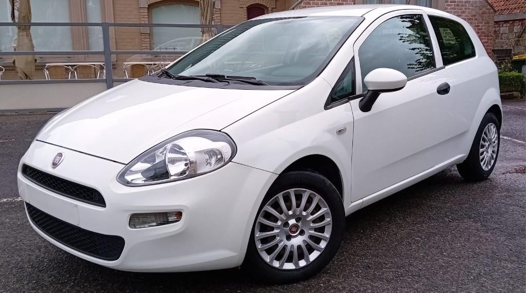 FIAT PUNTO 1,2 BENZINE EURO 6B, Auto's, Voorwielaandrijving, Stof, 4 cilinders, Particulier