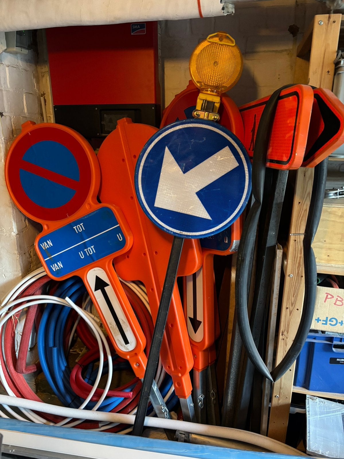 Verkeersborsen, Ophalen, Zo goed als nieuw