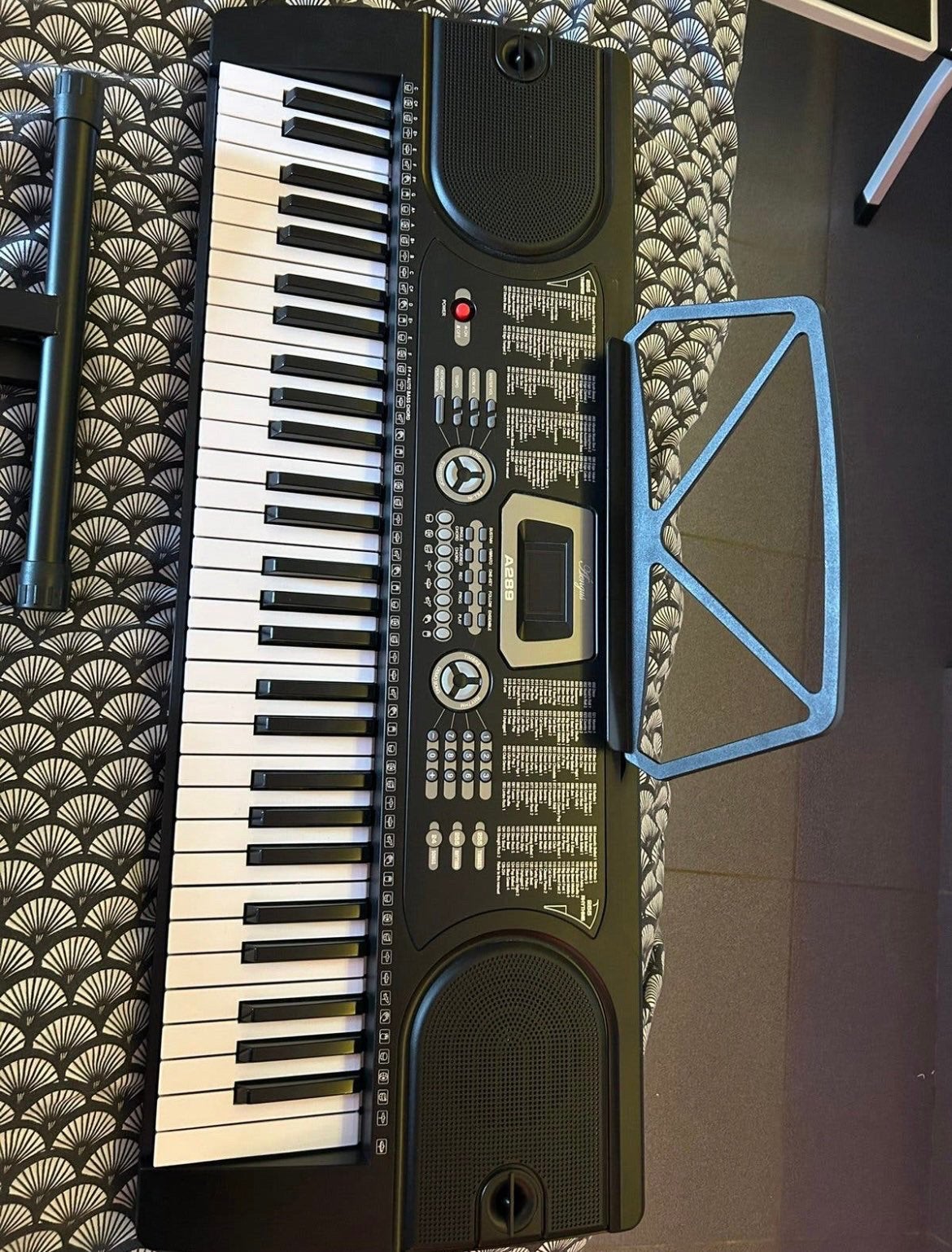 Elektrische piano, Muziek en Instrumenten, Keyboards, Ophalen, Zo goed als nieuw, 61 toetsen