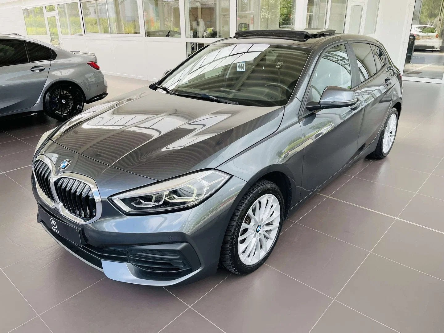BMW 1 Serie 116 iA * GARANTIE + TOIT PANO + COCKPIT + LED +, Auto's, Automaat, 116 g/km, Euro 6, 1 kg