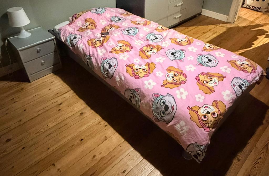 Compleet 1 persoonsbed (90x200) met lattenbodem en matras, Huis en Inrichting, Ophalen, Gebruikt, Eenpersoons, Grijs