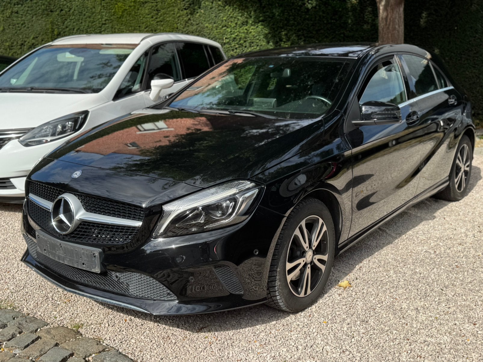 Mercedes A180 - 2016*104000KM*FACELIFT*GARANTIE!, Auto's, Mercedes-Benz, Euro 6, 1600 cc, Leder en Stof, Zwart