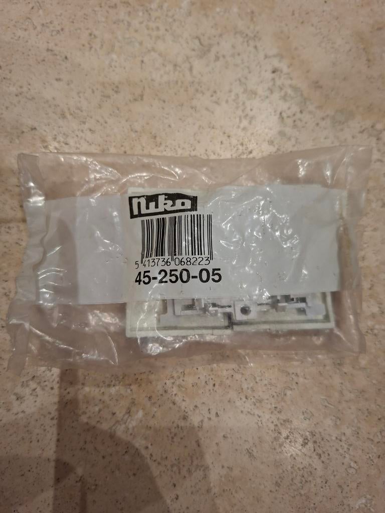 Niko 45-250-05 afdekking voor rolluikschakelaar, Ophalen of Verzenden