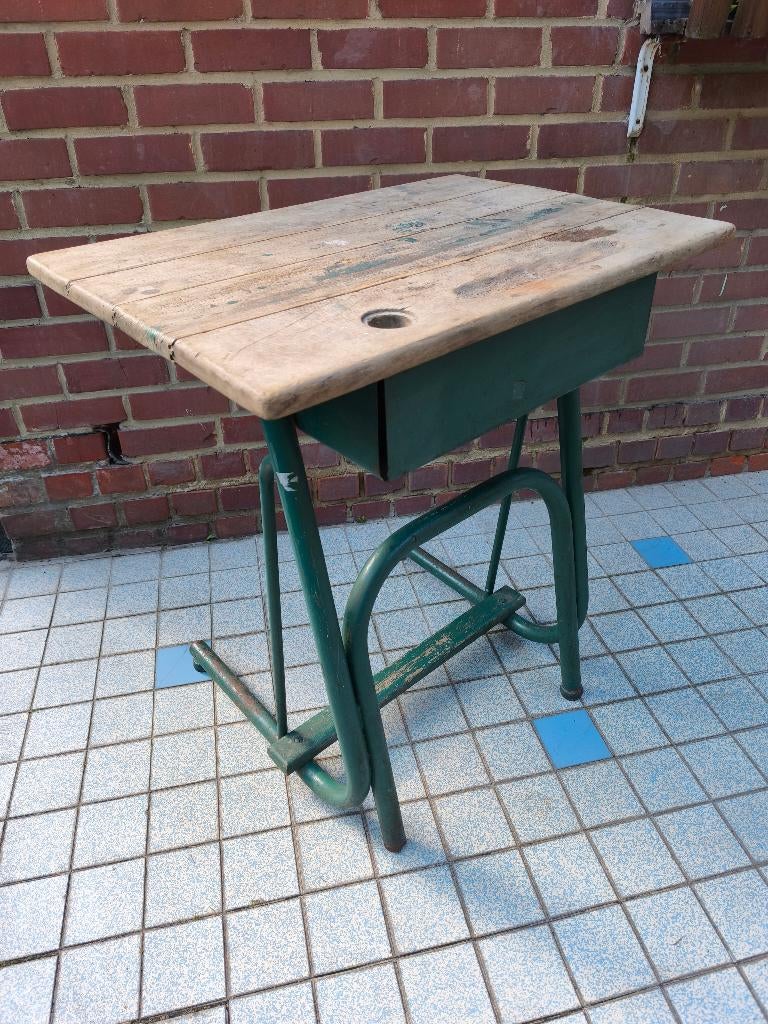 Banc bureau école ancien, Enlèvement