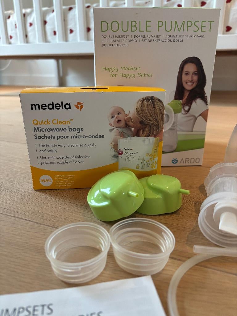 Ardo Double Pumpset (borstkolfset) + Medela reinigingszakjes, Kinderen en Baby's, Ophalen of Verzenden, Zo goed als nieuw, Borstkolf