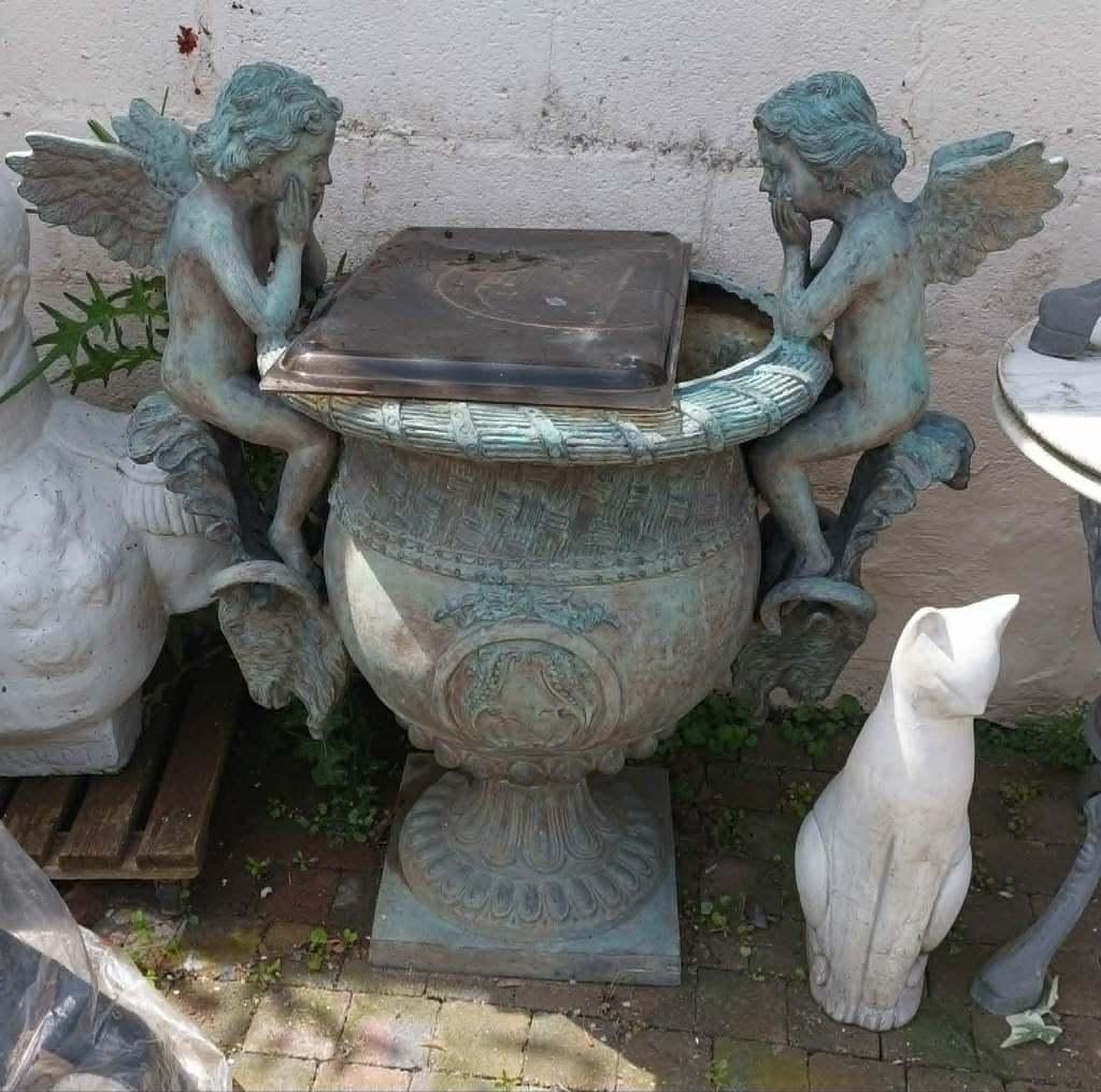 vasque en bronze, Enlèvement, Utilisé