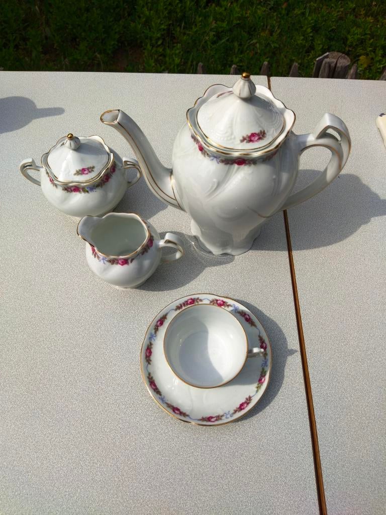 Theeservies, Ophalen