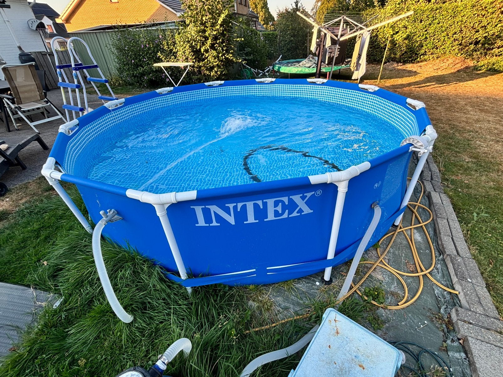 Zwembad Intex 366cm + zandfilterpomp + warmtepaneel, Ophalen, Zo goed als nieuw