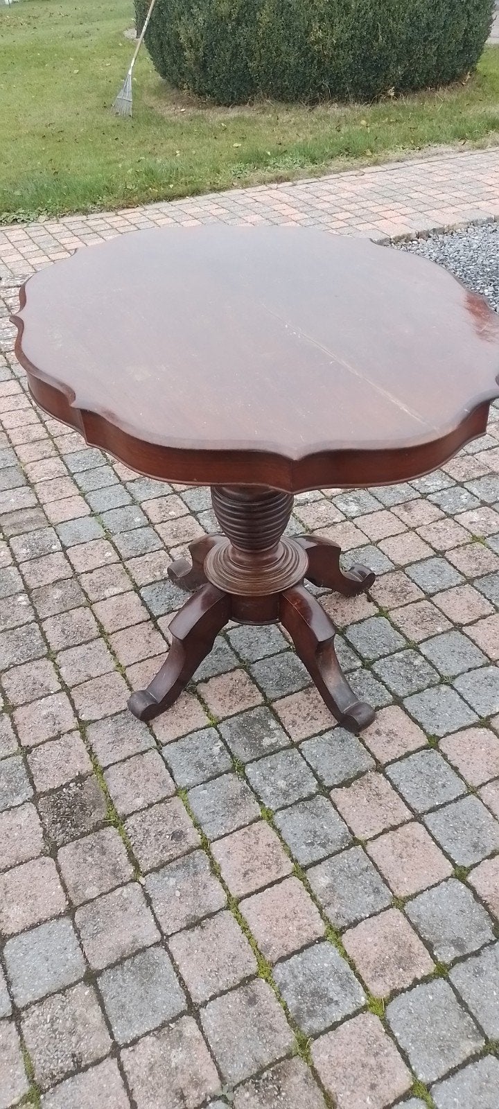 Guéridon de style Louis Philippe., Ophalen