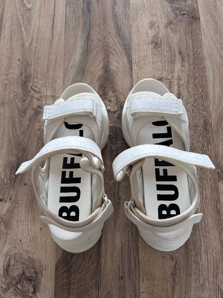 Buffalo plateausandalen maat 40, Kleding | Dames, Schoenen, Ophalen, Wit, Sandalen of Muiltjes, Zo goed als nieuw