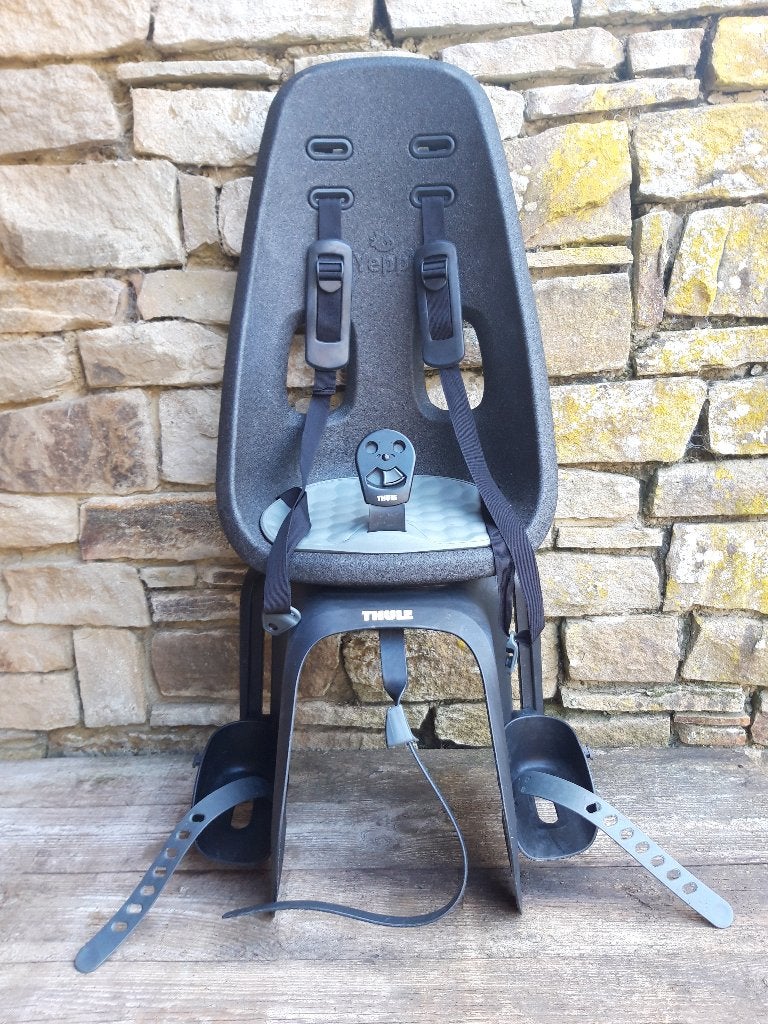 Siège vélo enfant Thule Yepp, Fietsen en Brommers, Fietsaccessoires | Fietsstoeltjes, Gebruikt, Achterzitje, 15 t/m 25 kg, Voetsteuntjes