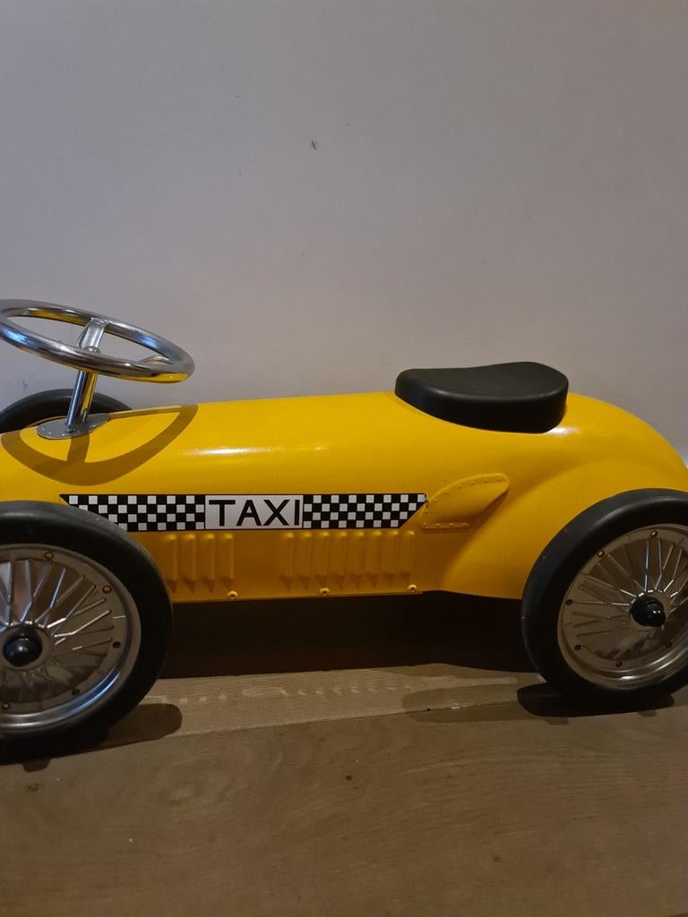 Gele loopwagen voor kinderen van het merk marquant, Ophalen