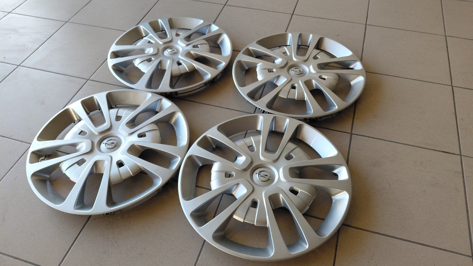 Opel wieldeksels, Ophalen, Zo goed als nieuw