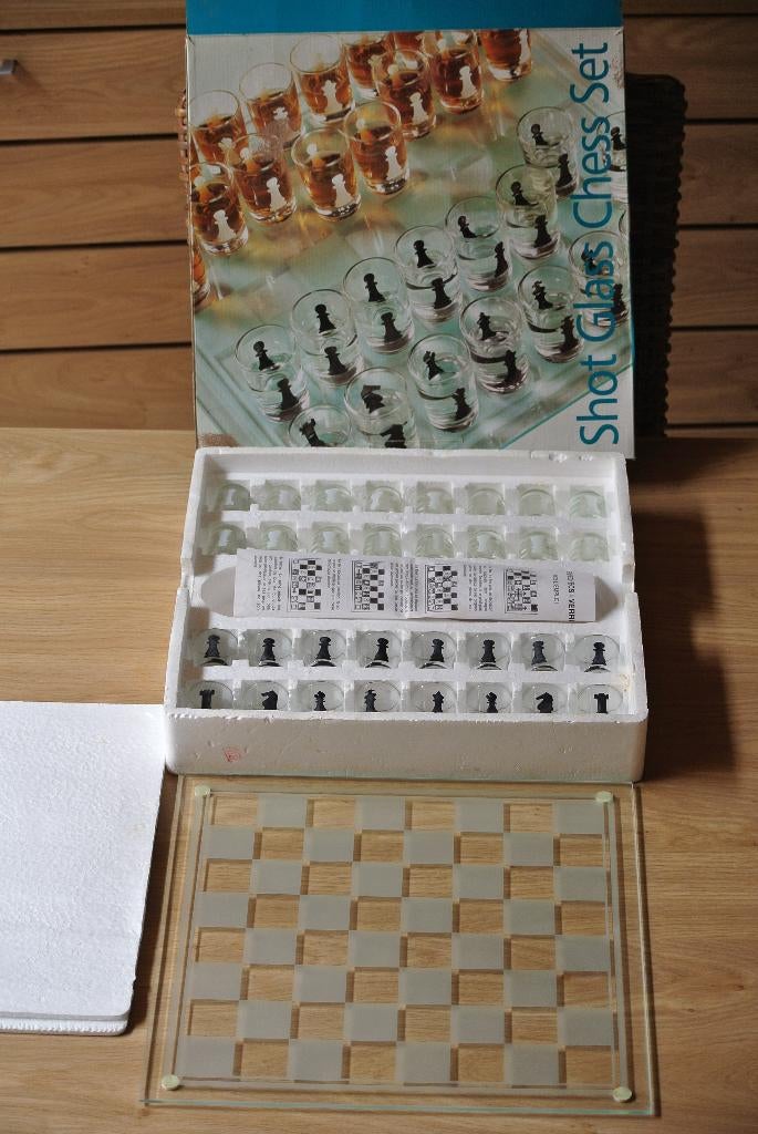 Jeu d'échecs avec shots à boire, Enlèvement, Neuf