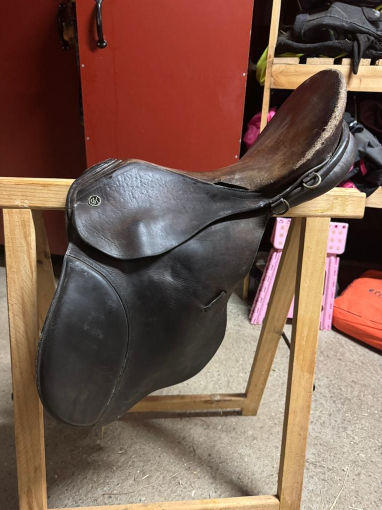 Oud zadel, Dieren en Toebehoren, Paarden en Pony's | Overige Paardenspullen, Ophalen, Zo goed als nieuw
