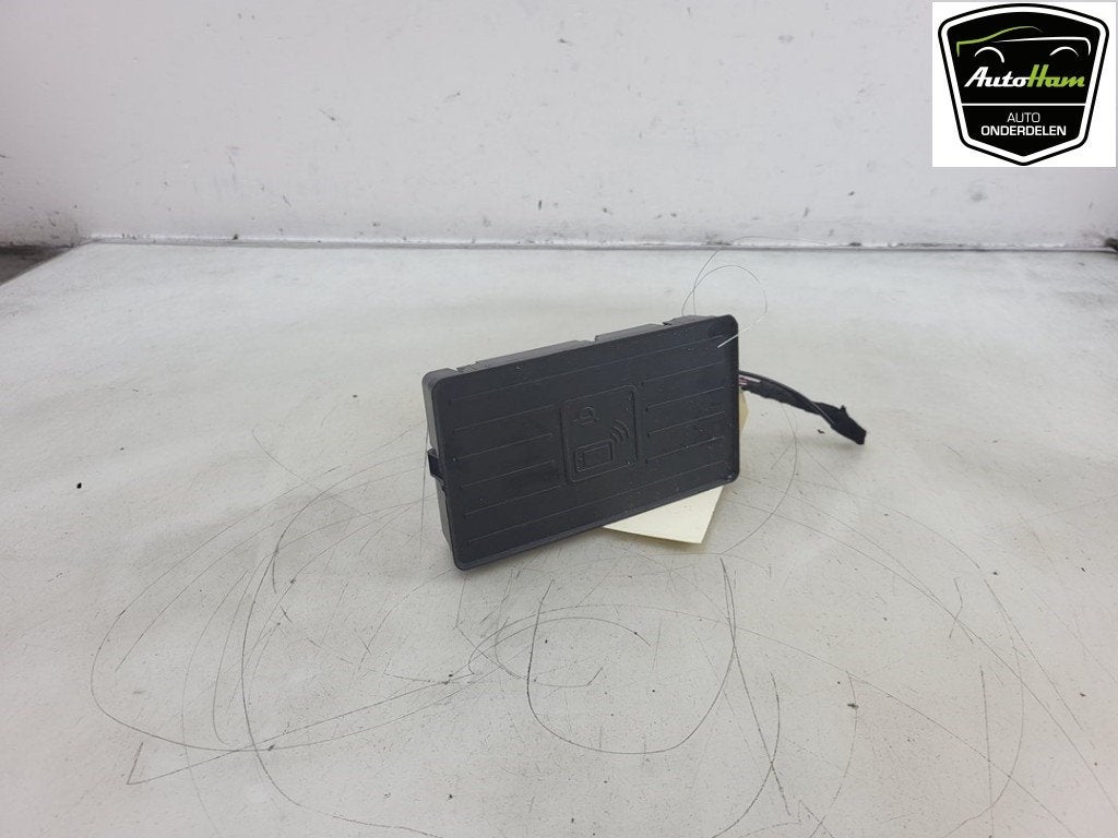 CHARGEUR DE TELEPHONE A INDUCTION (|81A035502|), Seat Deutschland GmbH, Utilisé, Service@seat.de, Max-Planck-Straße  3-5
64331  Weiterstadt, DE