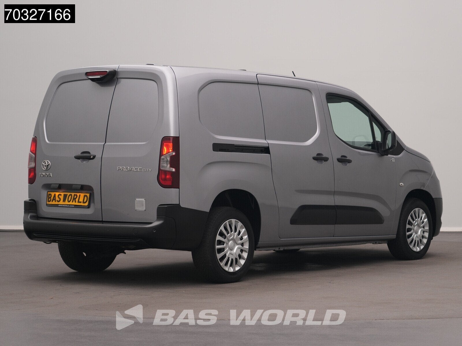 Toyota ProAce City 110PK Benzine L2H1 Navi Airco Cruise Came, Auto's, Stof, Gebruikt, 1199 cc, Handgeschakeld