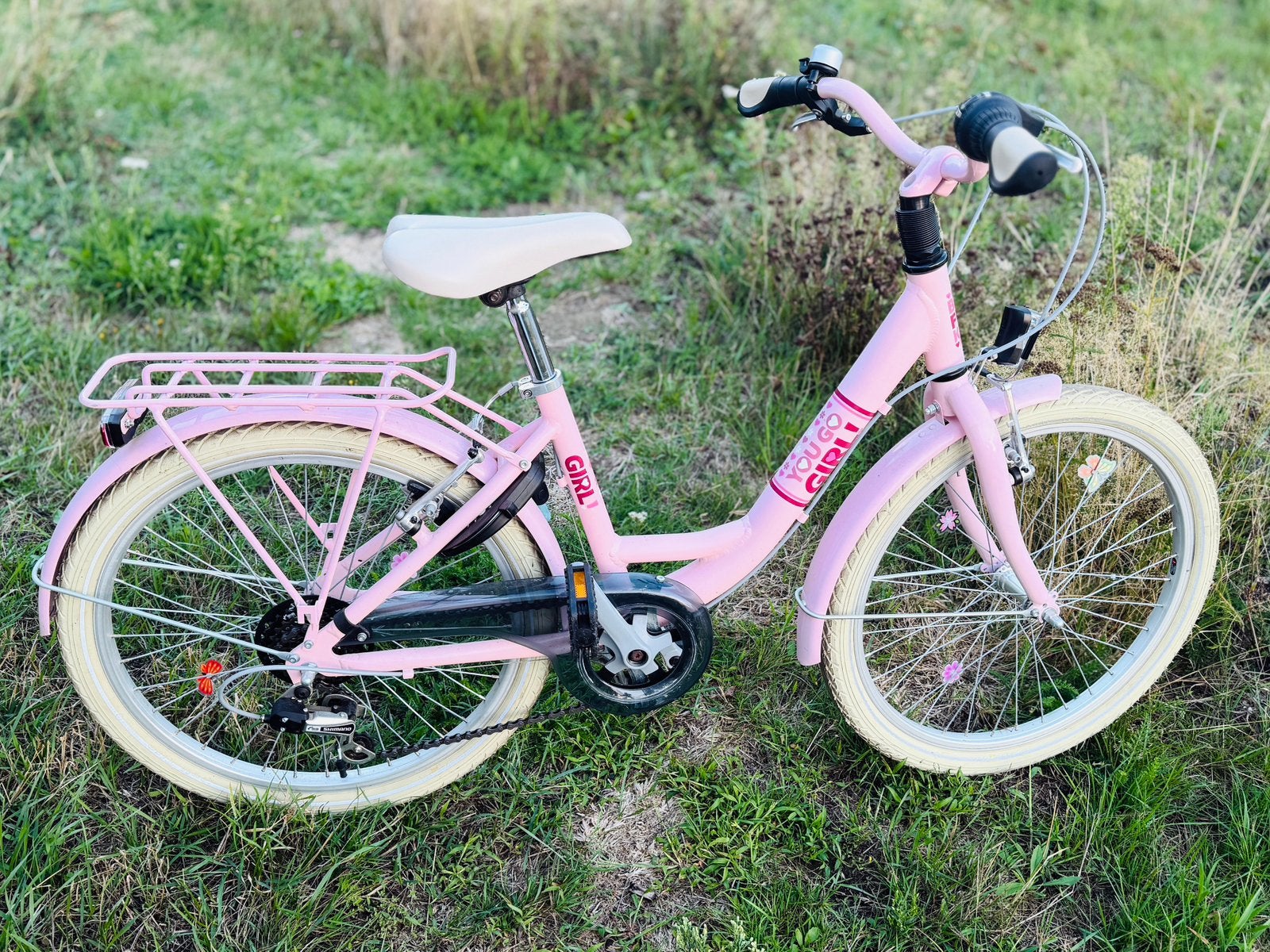 22 inch meisjesfiets, Ophalen, 22 inch, Velgrem, Zo goed als nieuw