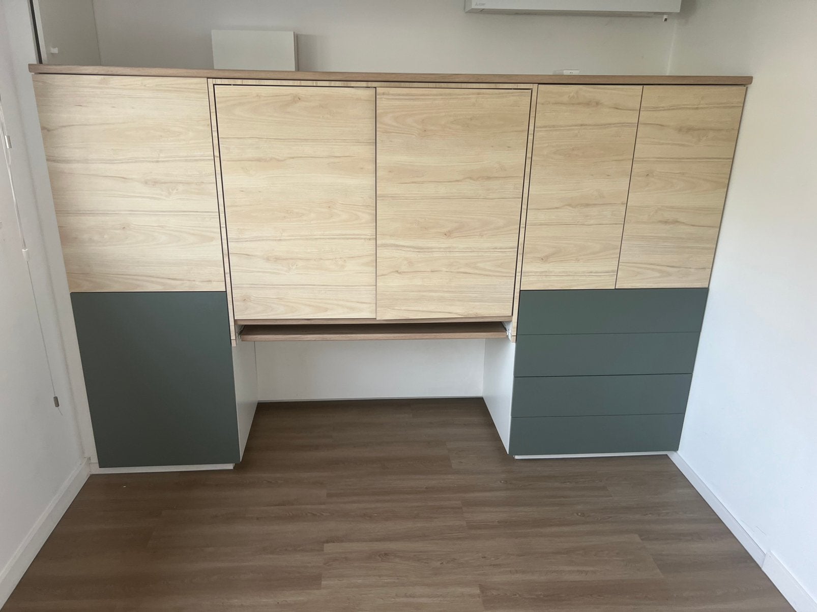 Bureau met kast, Huis en Inrichting, Ophalen, Zo goed als nieuw