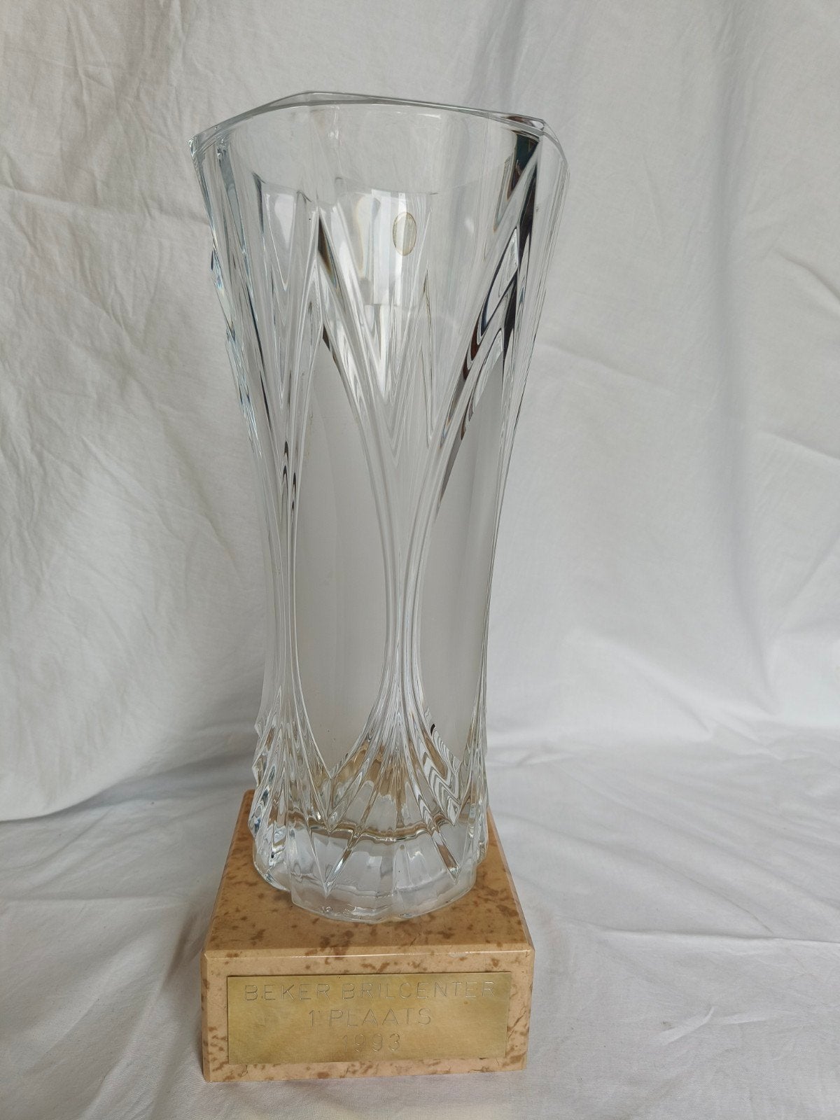 vase en cristal sur socle en marbre, Enlèvement