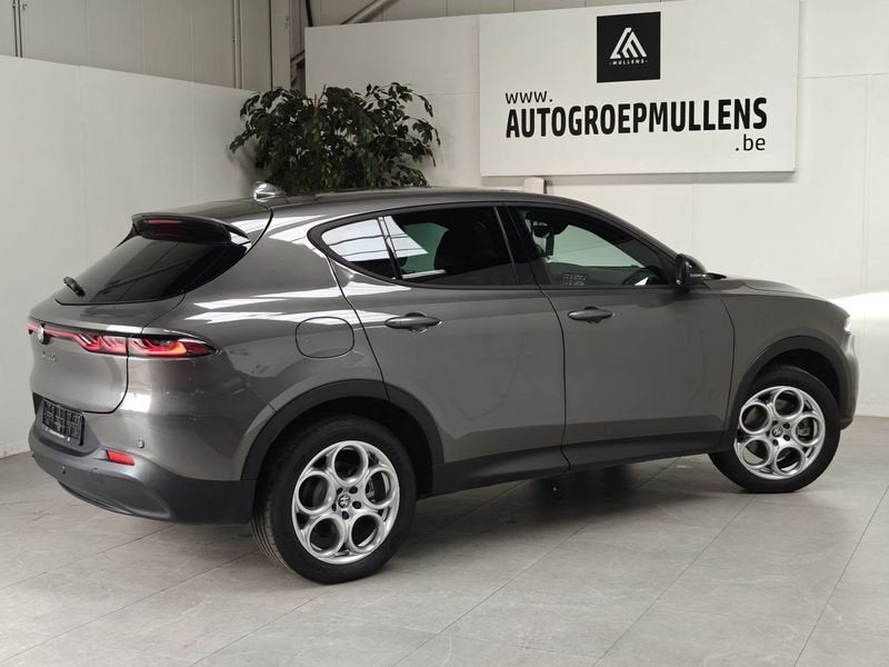 Alfa Romeo Tonale PHEV AT6e Q4 280 pk, Auto's, Automaat, Gebruikt, 4 cilinders, Leder en Stof
