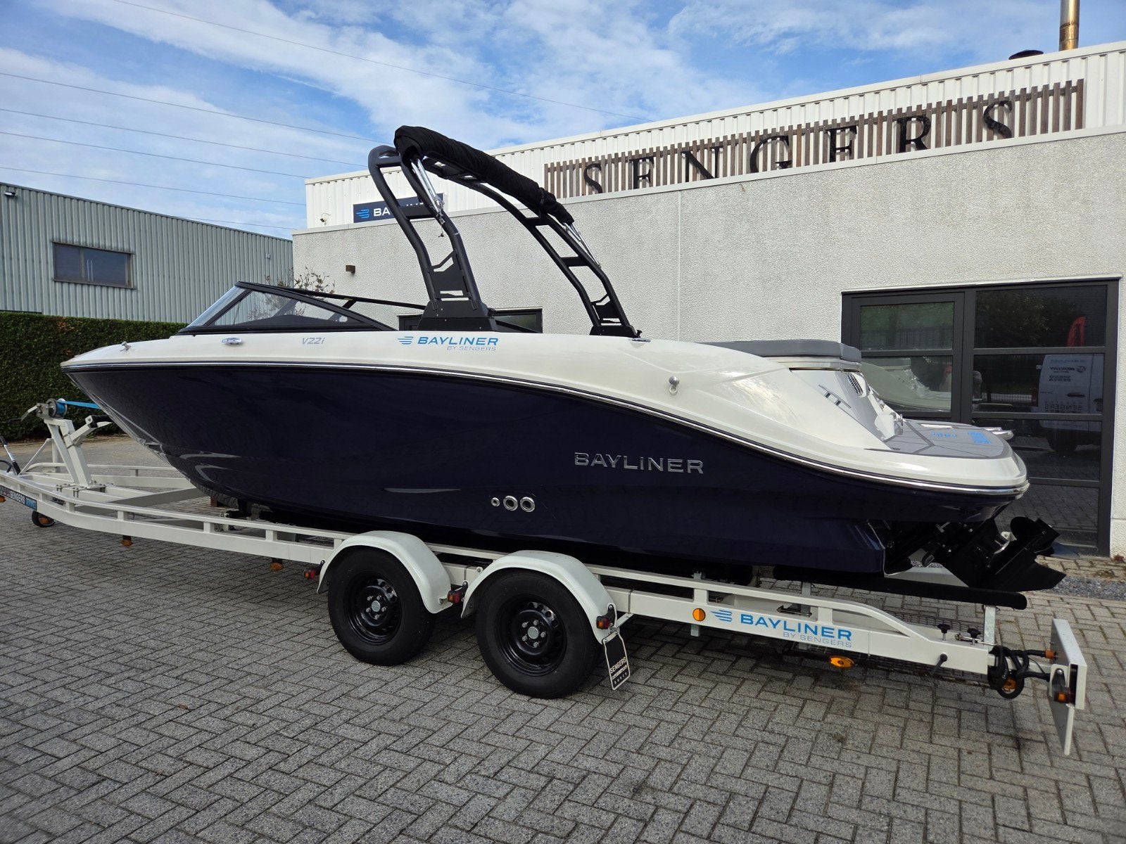 BAYLINER V22i - Europese primeur bij SENGERS !, Watersport en Boten, Ophalen, Bayliner, Benzine