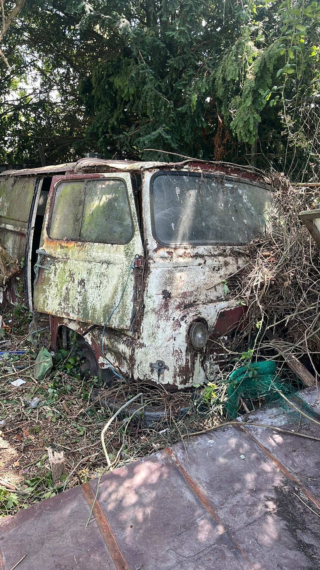 épave de Renault Estafette, Enlèvement, Renault