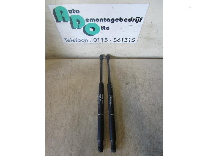 Gasdemper Motorkap Set van een Alfa Romeo GT, Gebruikt, -, -, Ophalen of Verzenden