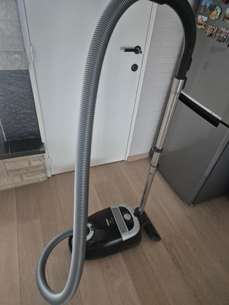 Miele stofzuiger, Elektronische apparatuur, Ophalen, Miele