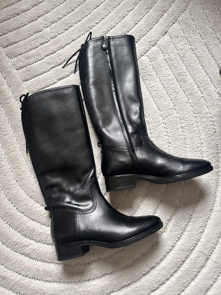 Nieuwe GEOX leren laarzen maat 38, Vêtements | Femmes, Enlèvement ou Envoi, Bottes hautes, Noir, Neuf