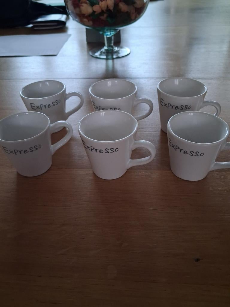 Tasses, Enlèvement ou Envoi