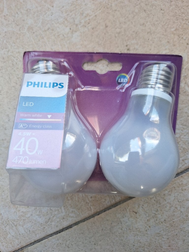 2 ampoules LED Philips E27., Maison & Meubles, Lampes | Lampes en vrac, Neuf, Ampoule LED, 30 à 60 watts, E27 (grand), Philips