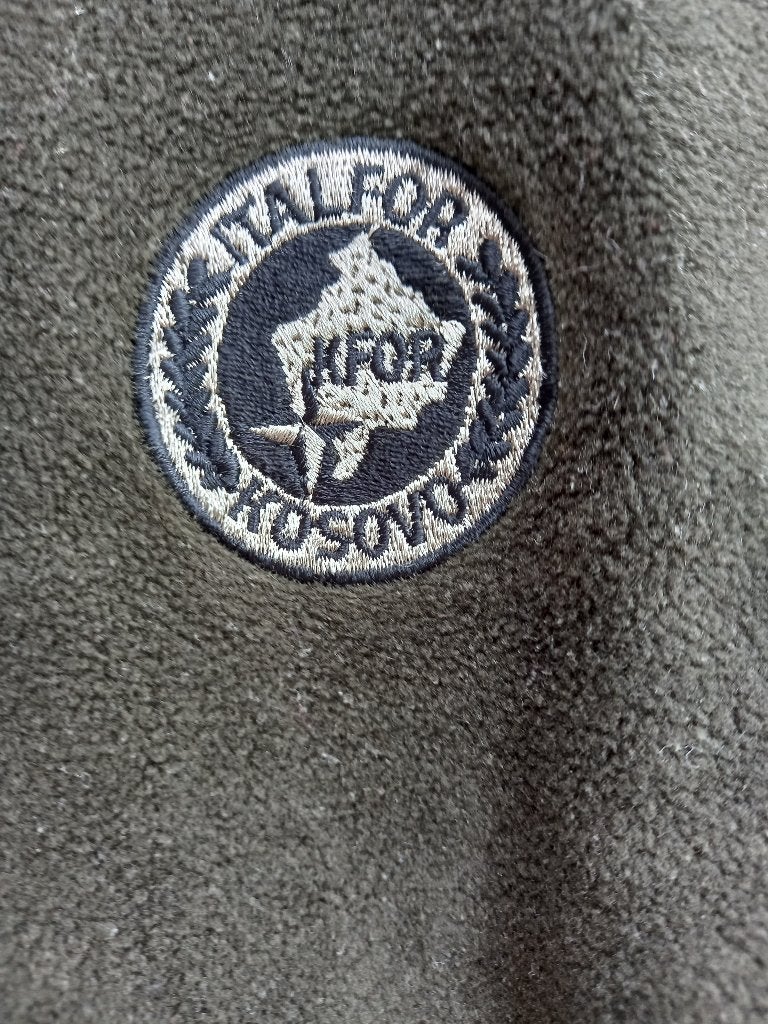 Veste polaire KFOR Kosovo - ITALFOR, Collections, Objets militaires | Général, Armée de terre, Enlèvement
