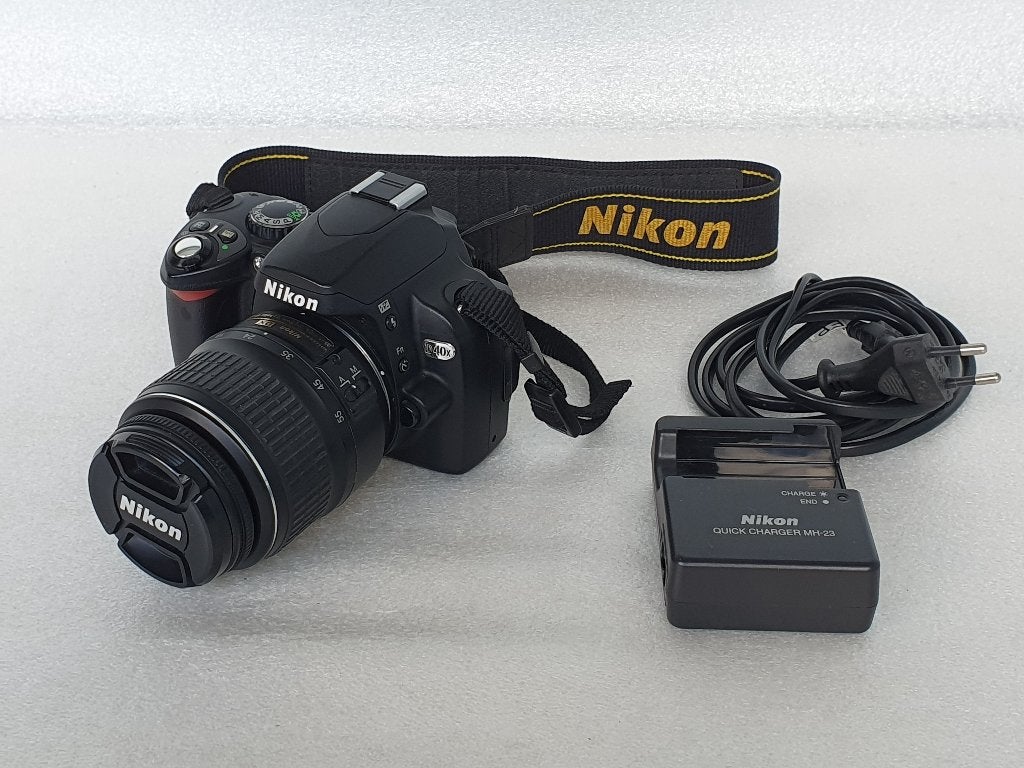 Nikon D40X + Nikon DX 18-55 mm lens + oplader, TV, Hi-fi & Vidéo, Appareils photo numériques, Enlèvement ou Envoi, Utilisé, Nikon