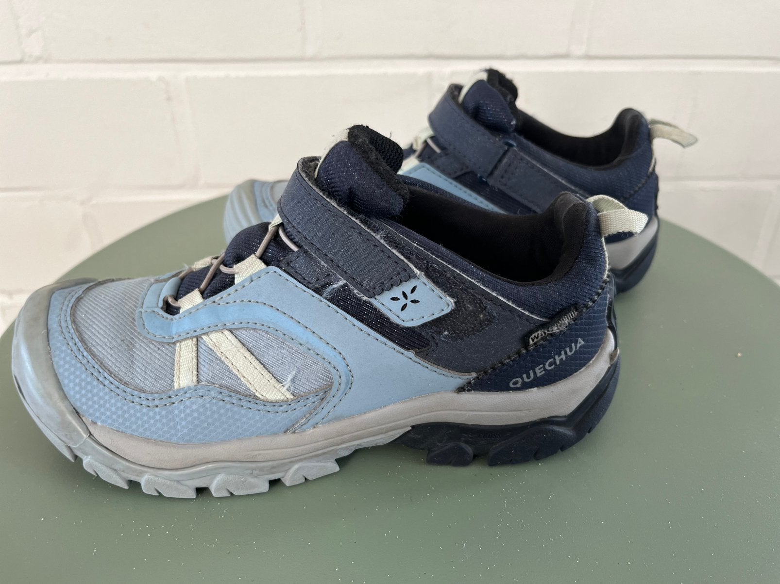 Chaussure de randonnée QUECHA taille 32, Garçon ou Fille, Enlèvement ou Envoi, Comme neuf, Chaussures