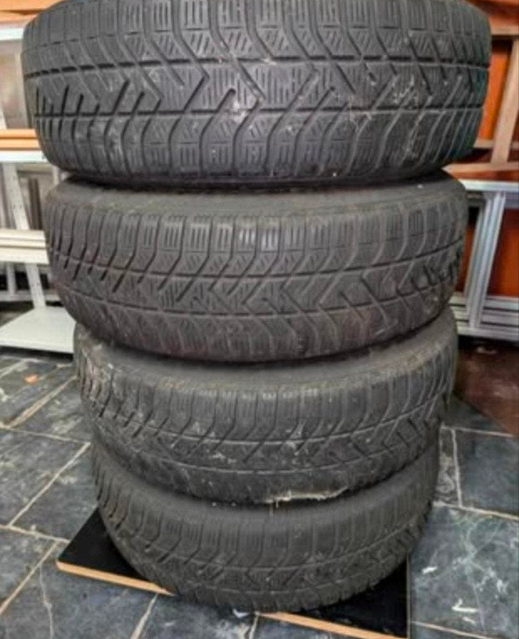 4 pneus hiver PIRELLI + jantes 195/70 R16, Enlèvement, Pneus hiver, Pneu(s)