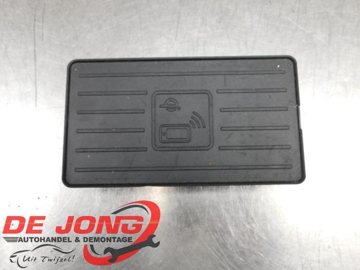 Draadloze oplader van een Audi Q7, Gebruikt, -, -, -