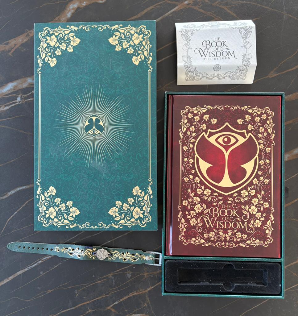 Tomorrowland book and box, Ophalen, Zo goed als nieuw
