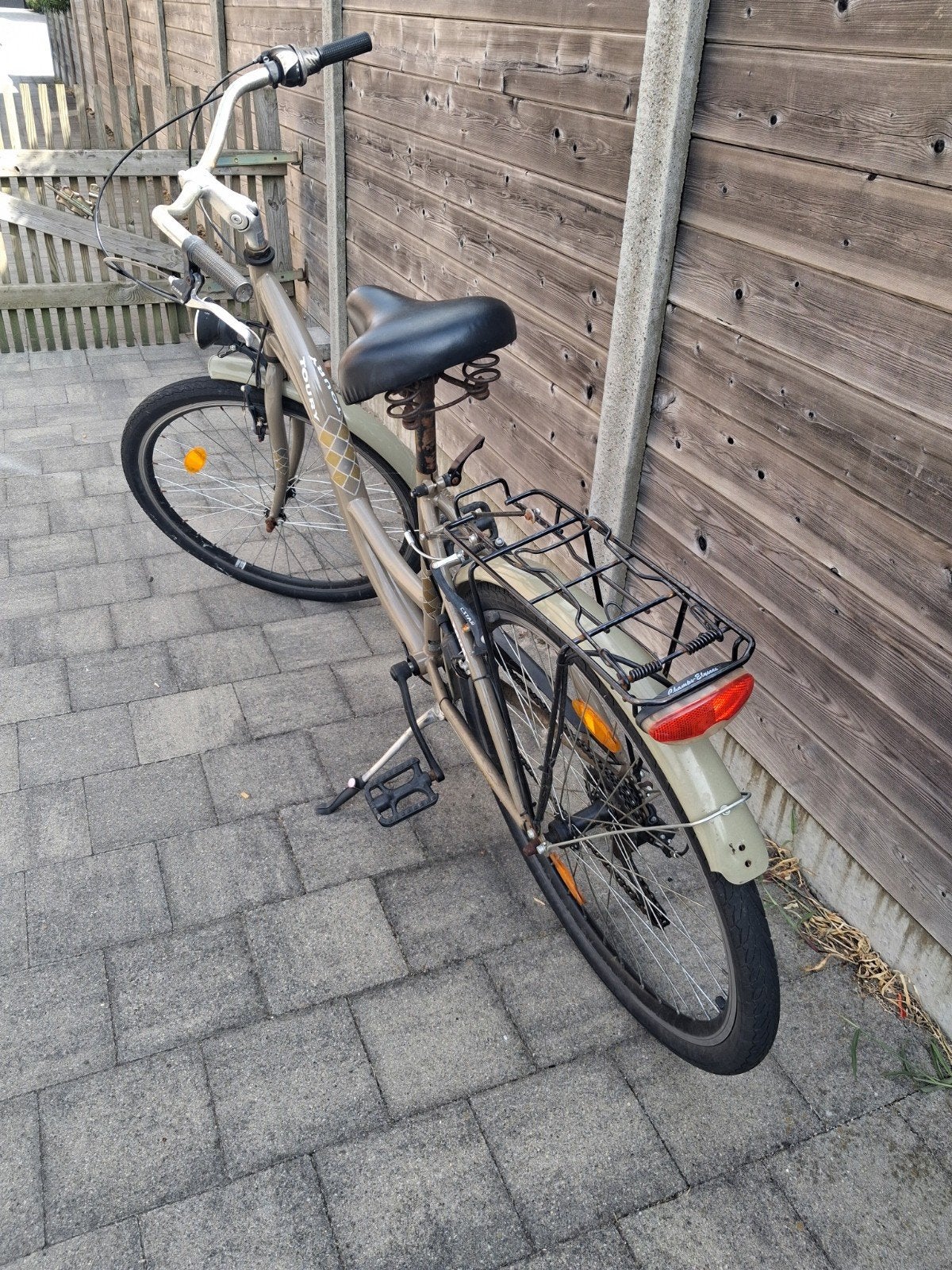 meisjesfiets tot 12 jaar 16 inch band, Vélos & Vélomoteurs, Vélos | Femmes | Vélos grand-mère, Enlèvement