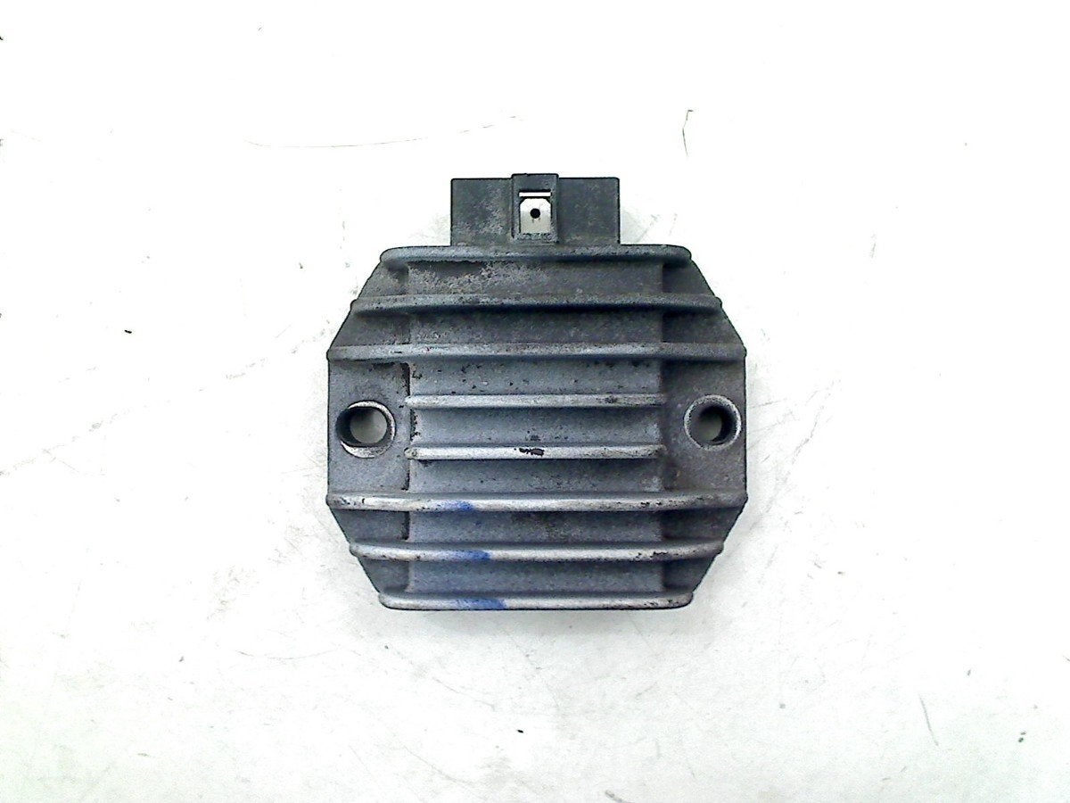 REGULATEUR DE TENSION Piaggio (SH640D-12), Piaggio, Piaggio & C. SpA, Viale Rinaldo Piaggio, 25
56025  Pontedera, PI, IT, Autres types