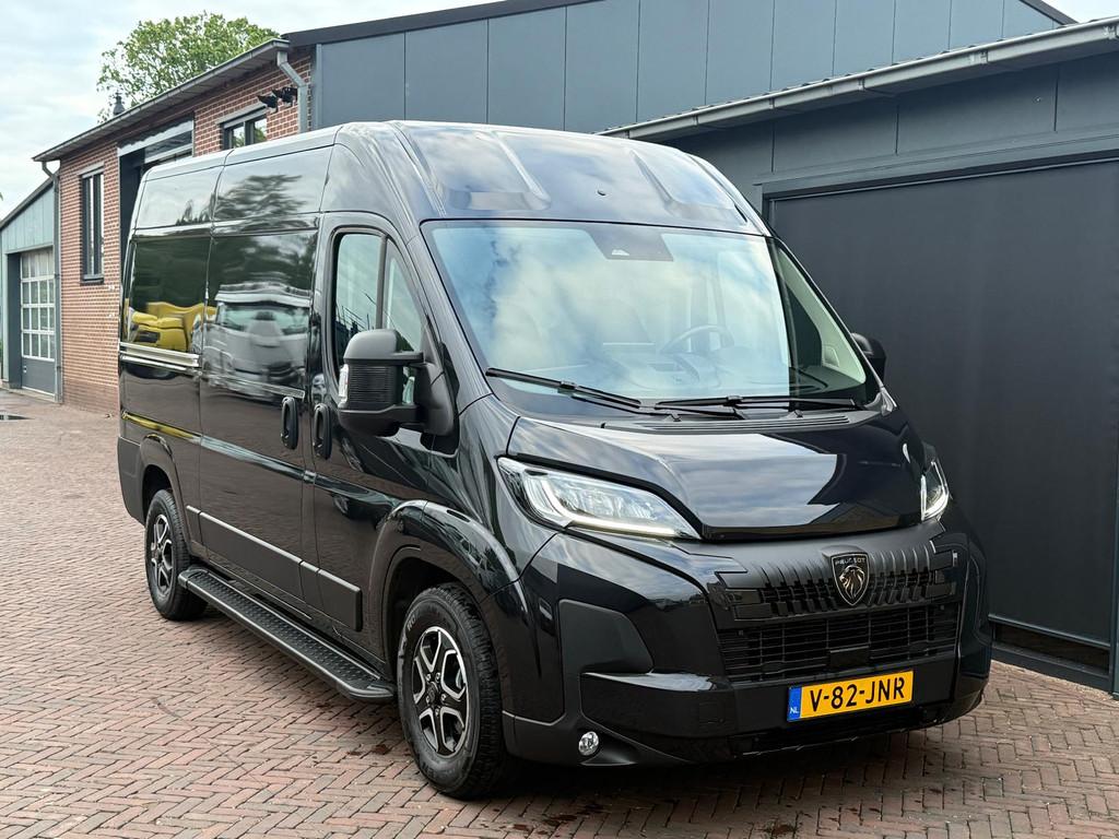 Peugeot Boxer 2.2HDi 140PK Automaat L2H2 3.5t Trekhaak Cam F, Auto's, Gebruikt, Euro 6, 4 cilinders, Zwart