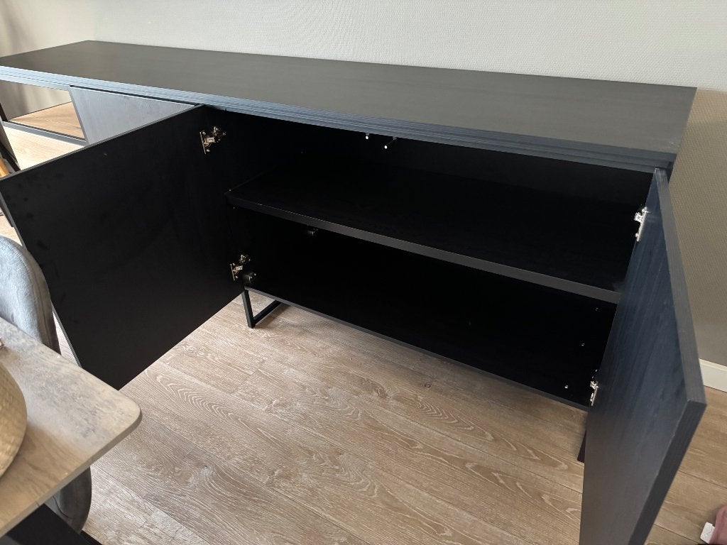 Stijlvol zwart dressoir met eiken accent en verlichting, Huis en Inrichting, Ophalen, Eikenhout, Met lade(s), Zo goed als nieuw