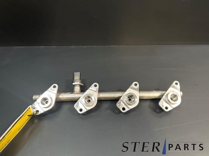 Distributeur de carburant d'un Mercedes A-Klasse, Autos : Pièces & Accessoires, Systèmes à carburant, Mercedes-Benz, Utilisé, 3 mois de garantie
