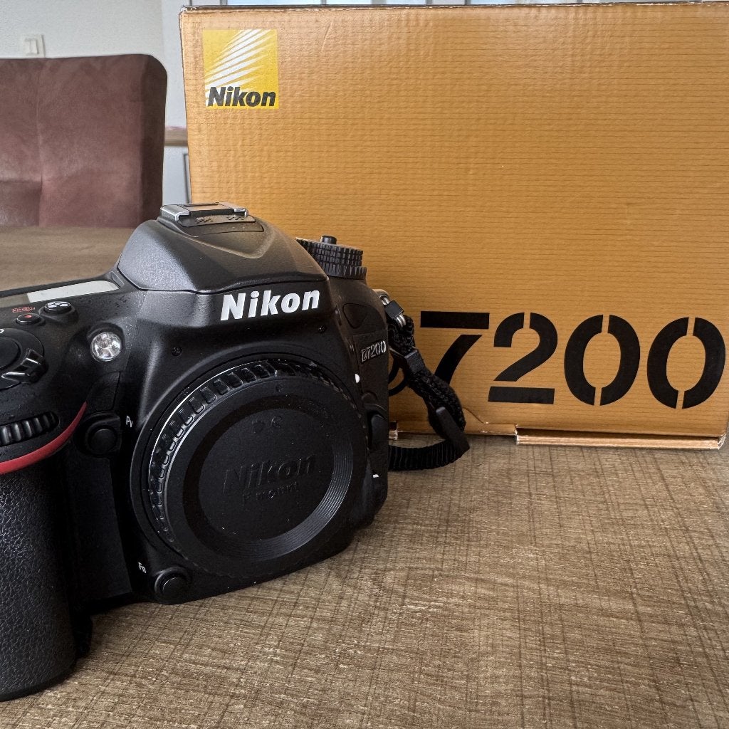 Nikon D7200 + lenzen + accessoires, Pare-soleil, Comme neuf, Enlèvement, Nikon