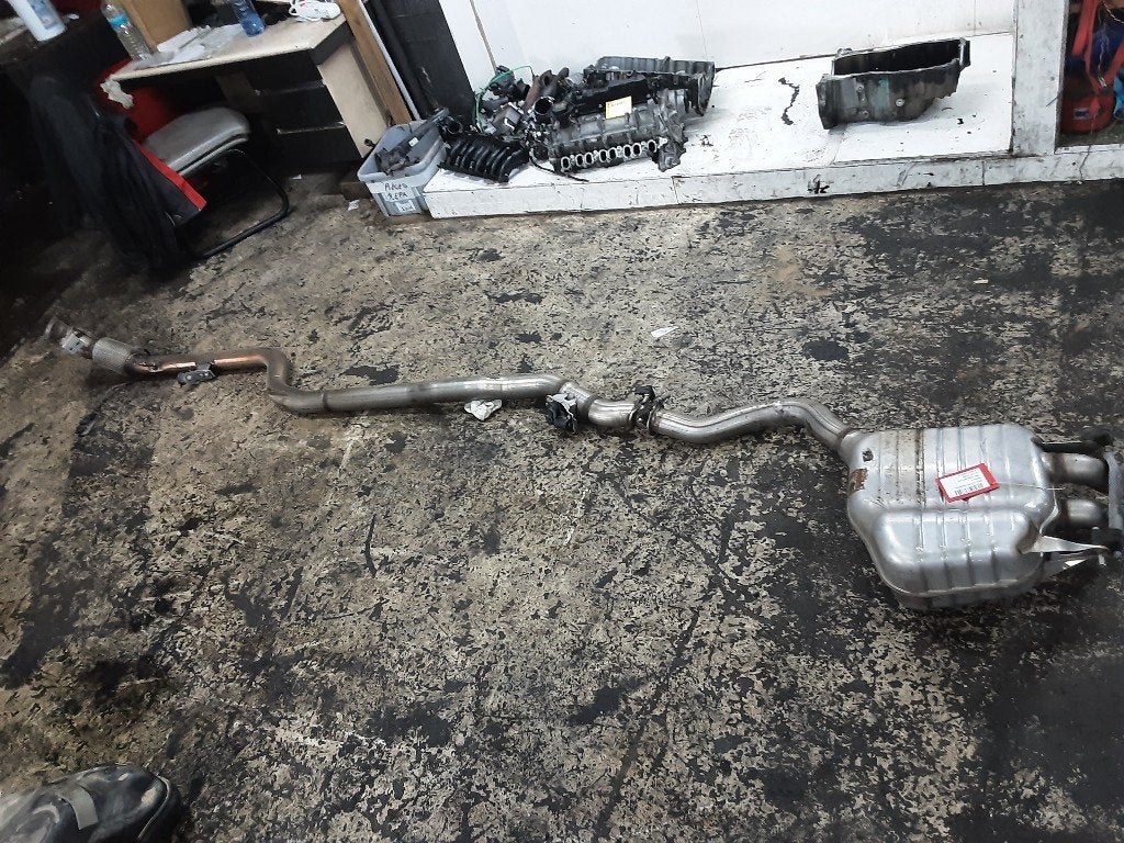 LIGNE D'ECHAPPEMENT COMPLETE Mercedes-Benz C (W205), Mercedes-Benz, Mevr. I. Hauben, Utilisé, Rue de l'Espoir 34 34
4030  GRIVEGNÉE, BE