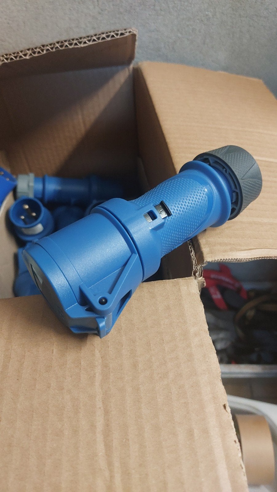 Mennekes 230v 16a, Doe-het-zelf en Bouw, Ophalen