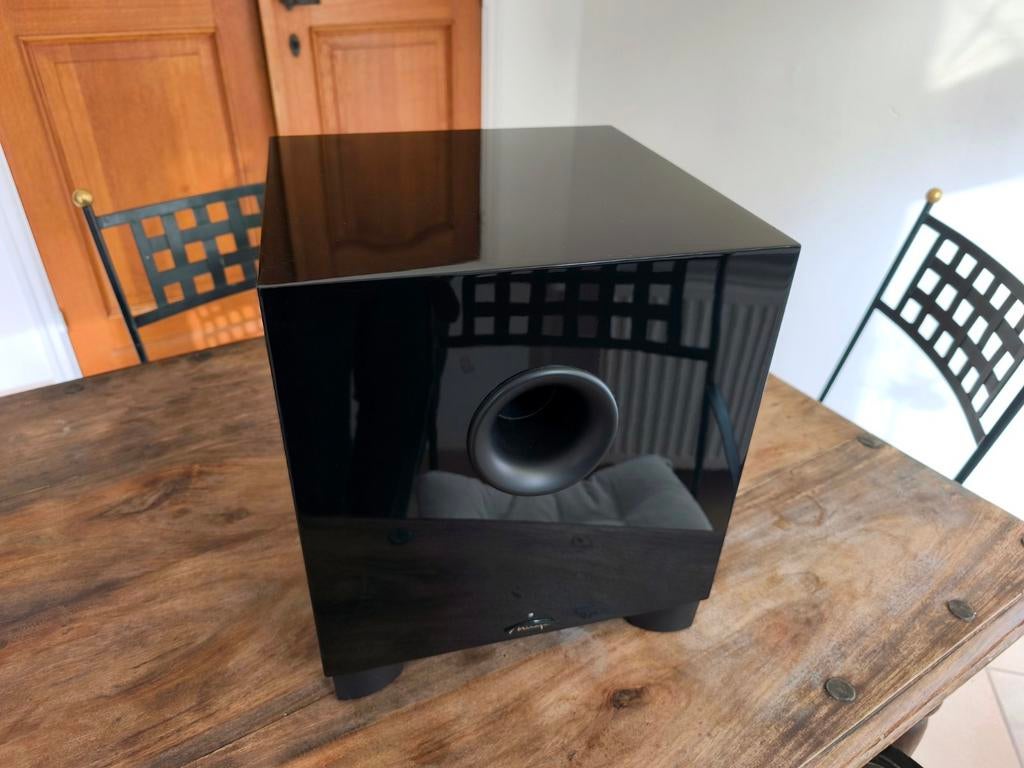 Subwoofer, caisson de basse Mirage, qualité audiophile.