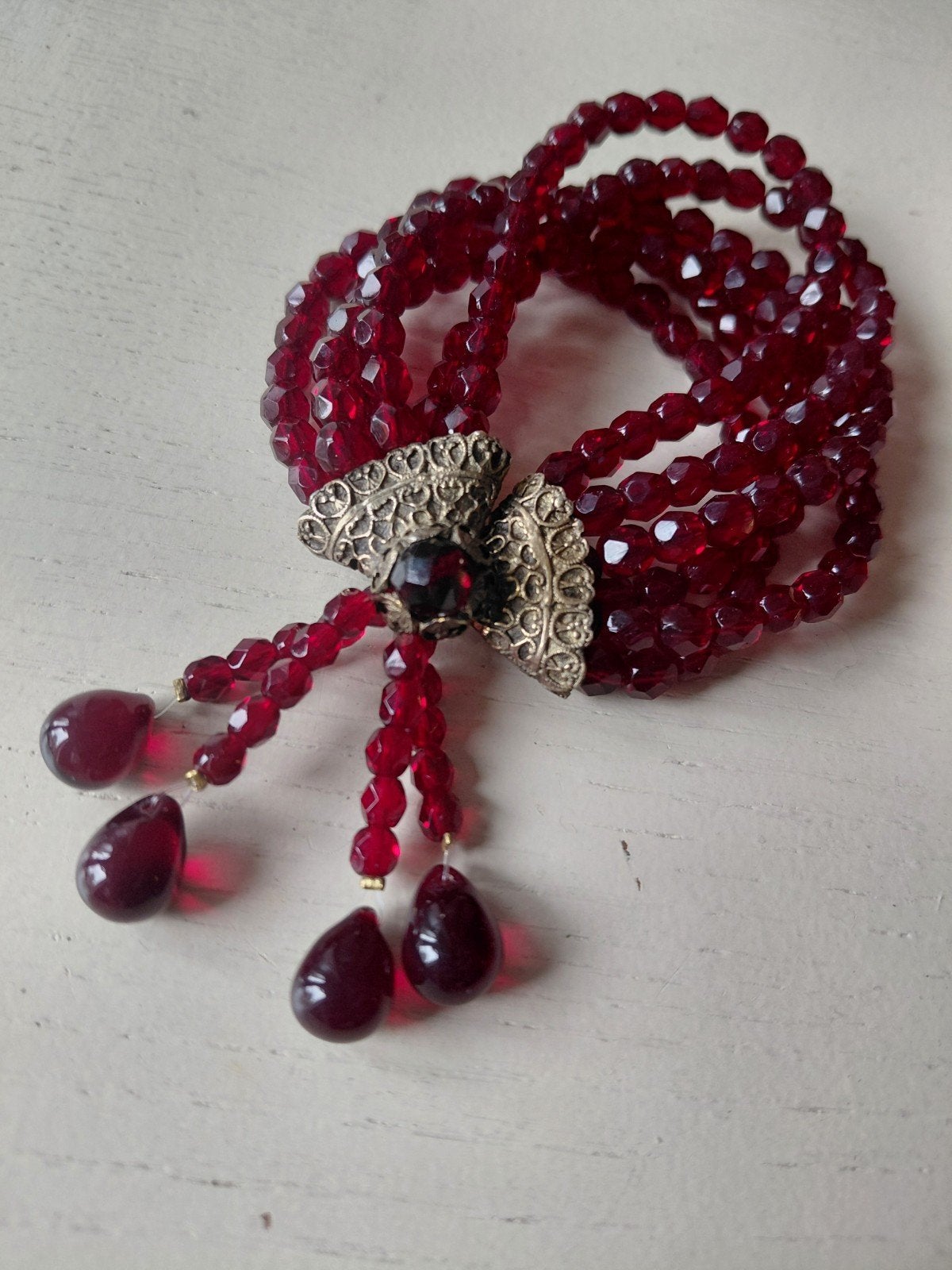 antieke Christian Dior granaat armband, Handtassen en Accessoires, Antieke sieraden, Ophalen, Armband