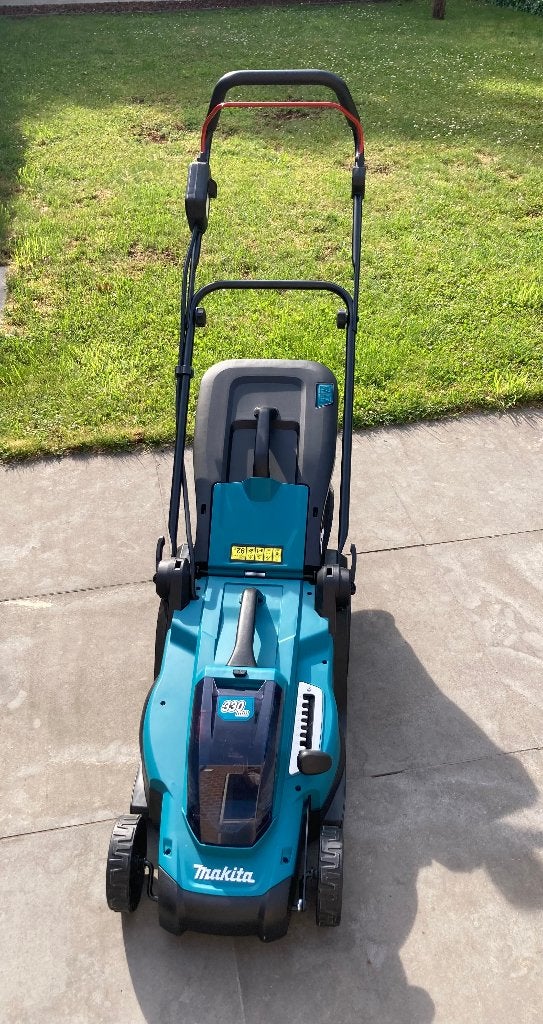 Makita accu grasmaaier, Tuin en Terras, Grasmaaiers, Ophalen, Accu-grasmaaier, Zo goed als nieuw, Opvangbak
